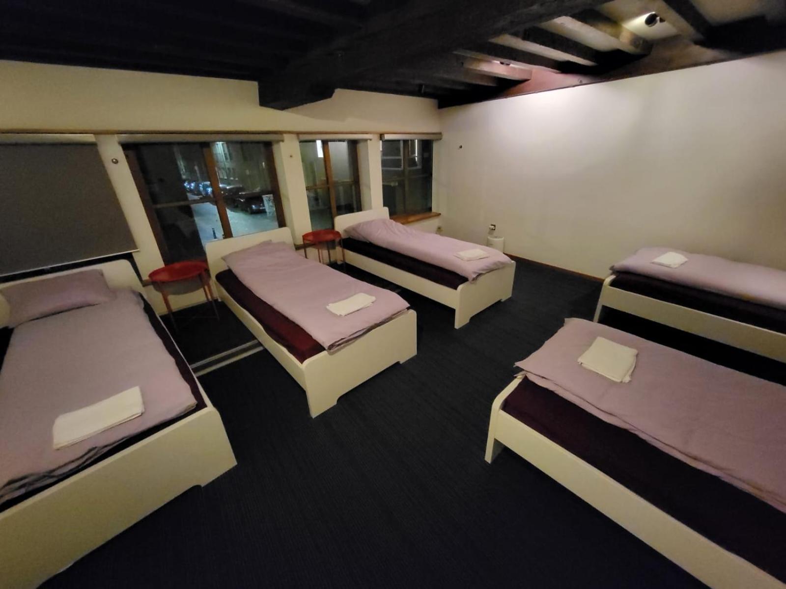 Viktoria Hostel แอนต์เวิร์ป ภายนอก รูปภาพ