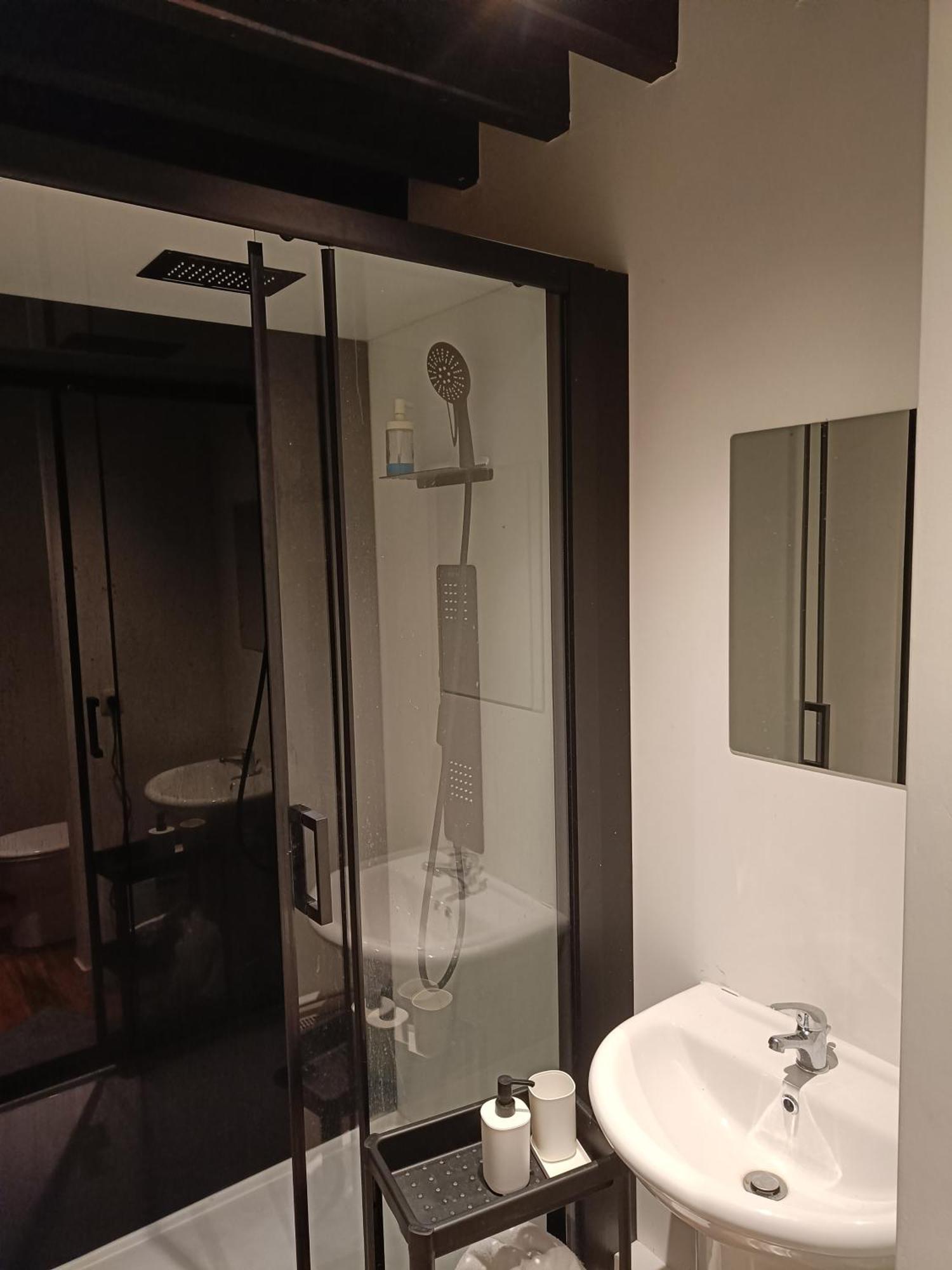 Viktoria Hostel แอนต์เวิร์ป ภายนอก รูปภาพ