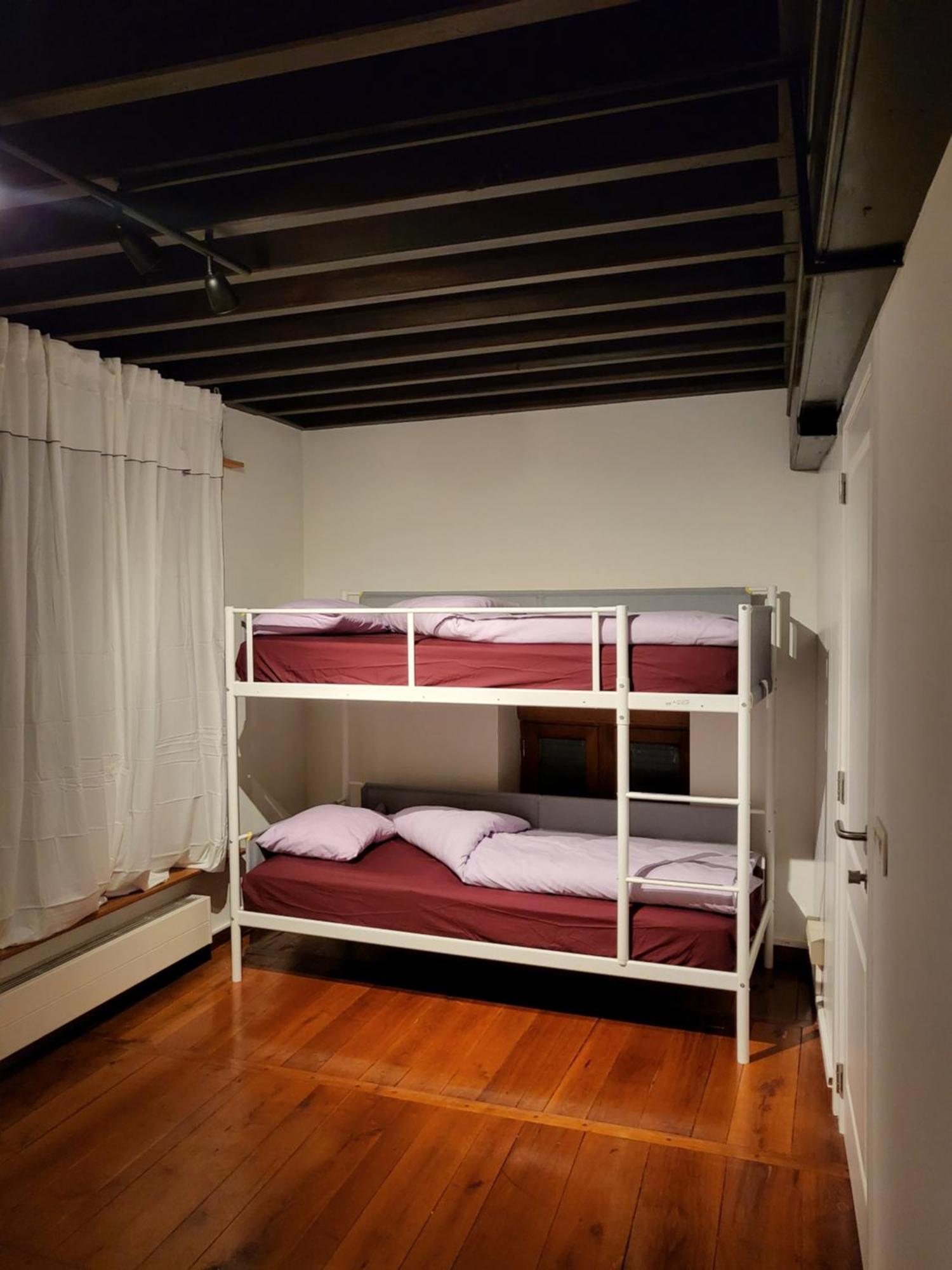 Viktoria Hostel แอนต์เวิร์ป ภายนอก รูปภาพ