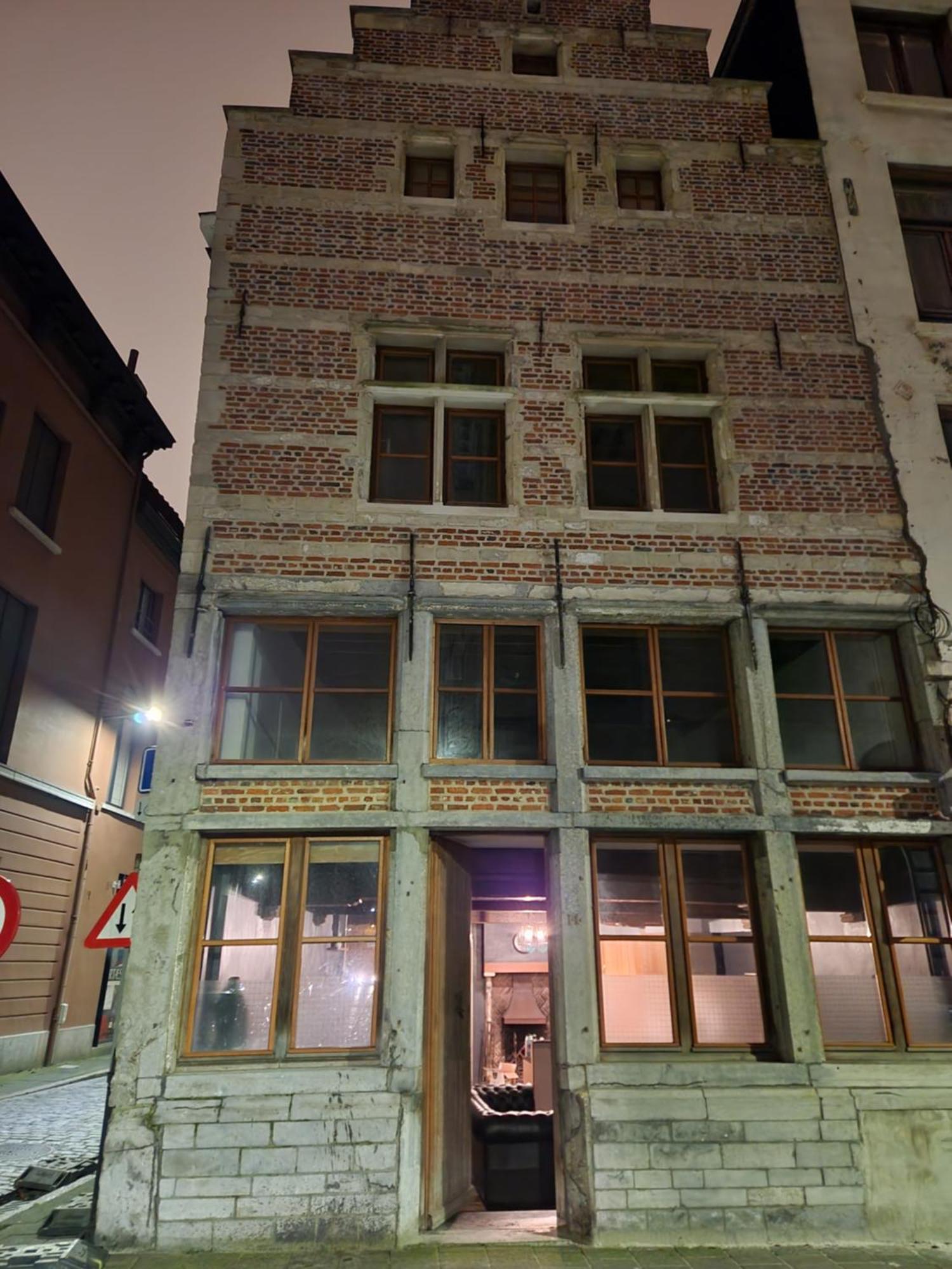 Viktoria Hostel แอนต์เวิร์ป ภายนอก รูปภาพ